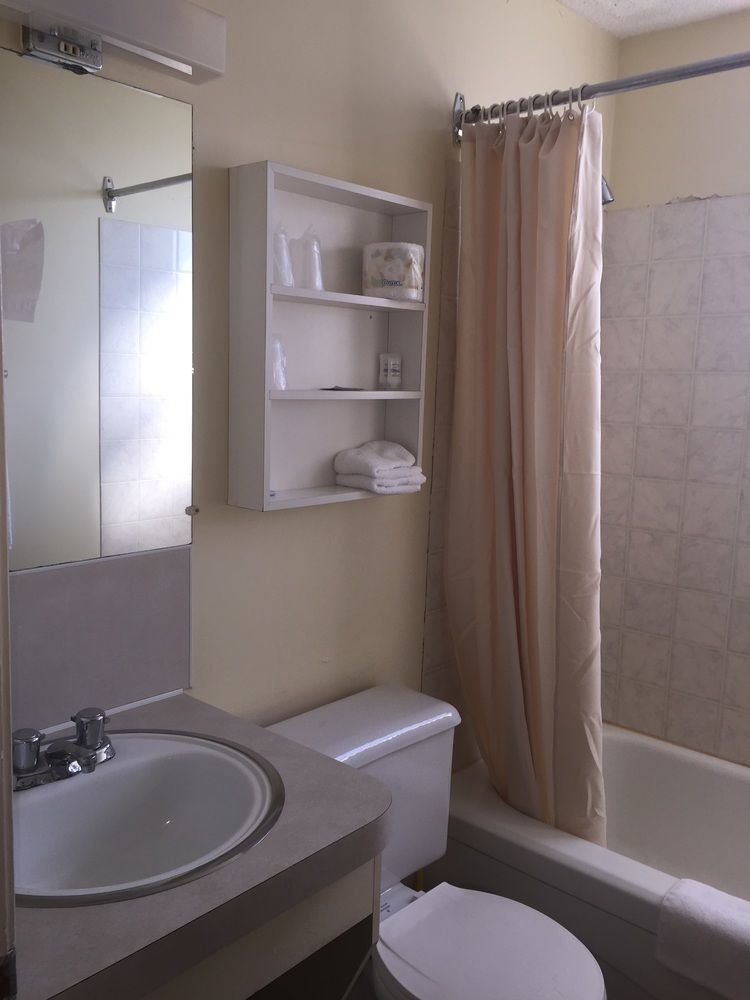 Tyee Village Motel Port Alberni Ngoại thất bức ảnh