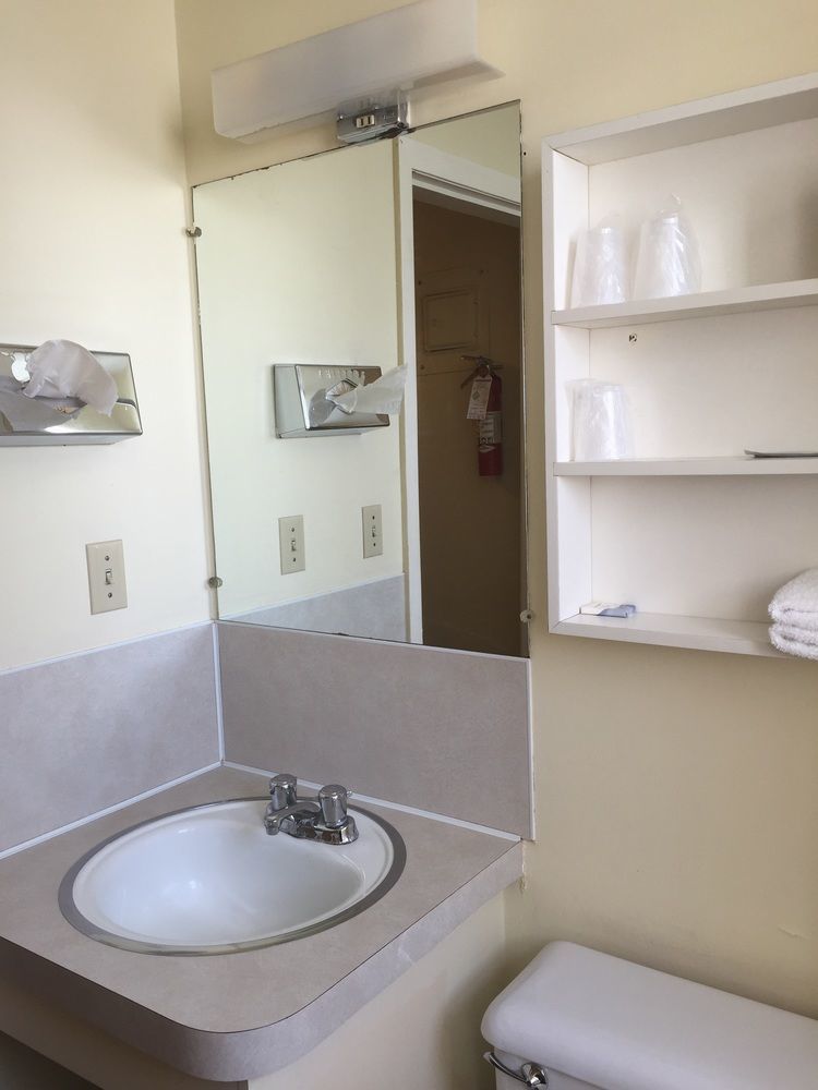 Tyee Village Motel Port Alberni Ngoại thất bức ảnh