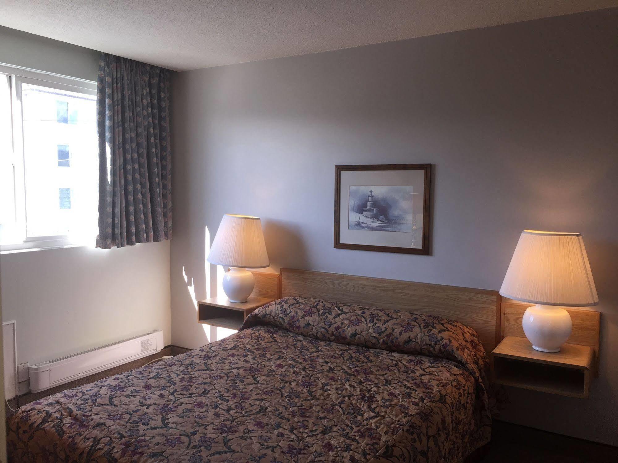 Tyee Village Motel Port Alberni Ngoại thất bức ảnh